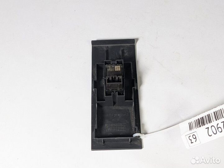 Кнопка стеклоподъемника задняя левая Skoda Rapid