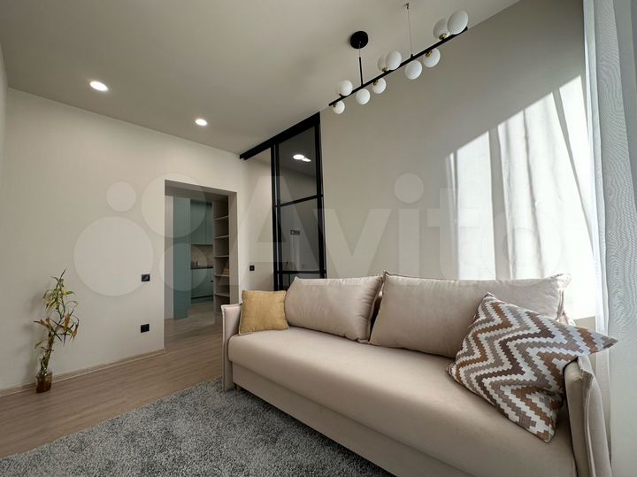 2-к. квартира, 40 м², 8/15 эт.