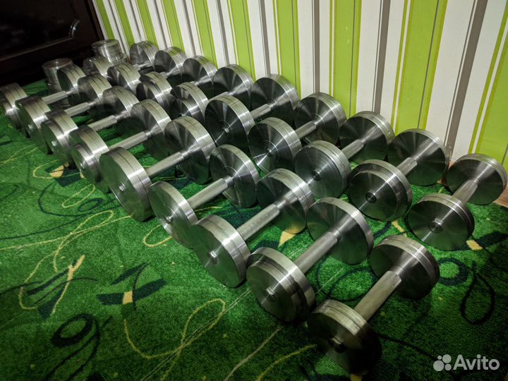 Набор гантелей