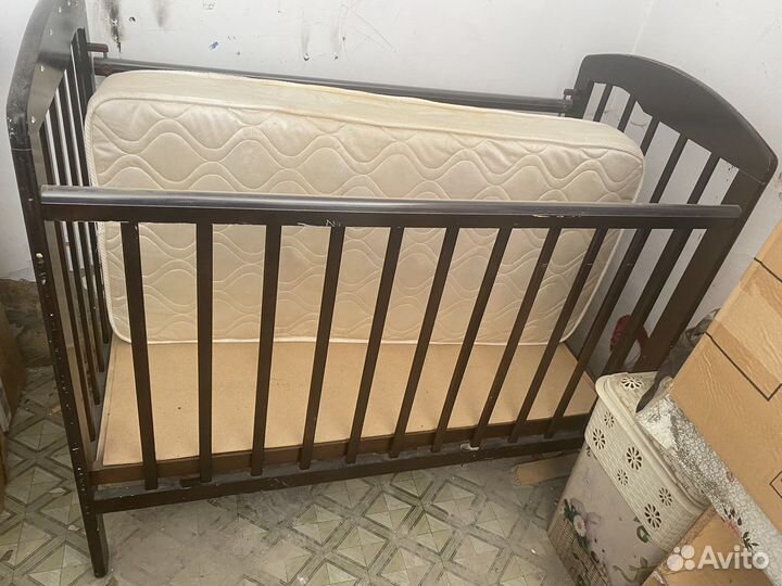 Детская кроватка
