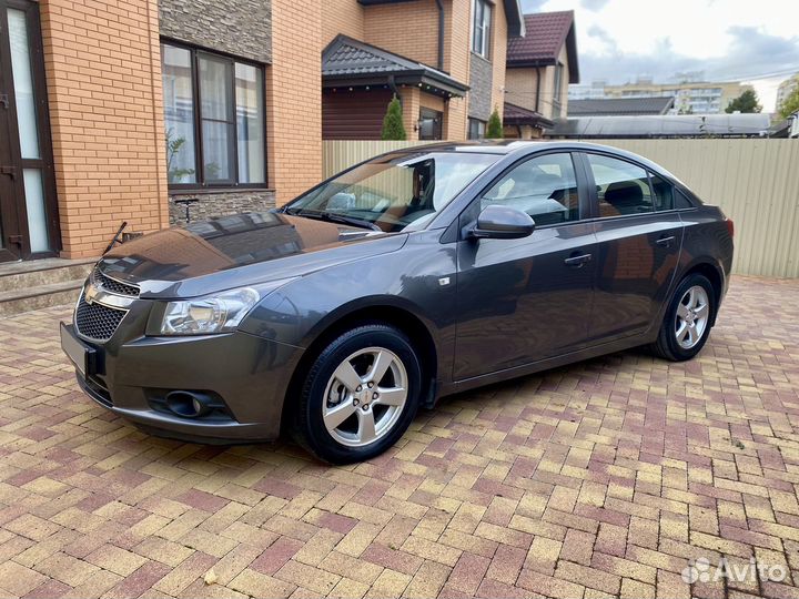 Chevrolet Cruze 1.8 AT, 2011, 132 000 км