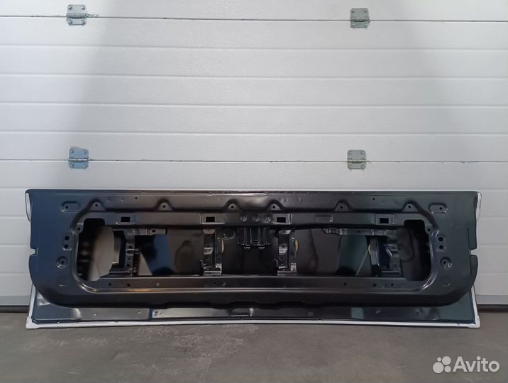 Крышка багажника Toyota Land Cruiser 200