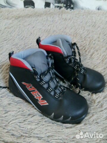 Лыжные ботинки.размер 33
