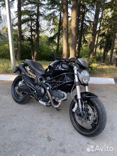 Ducati Monster 696