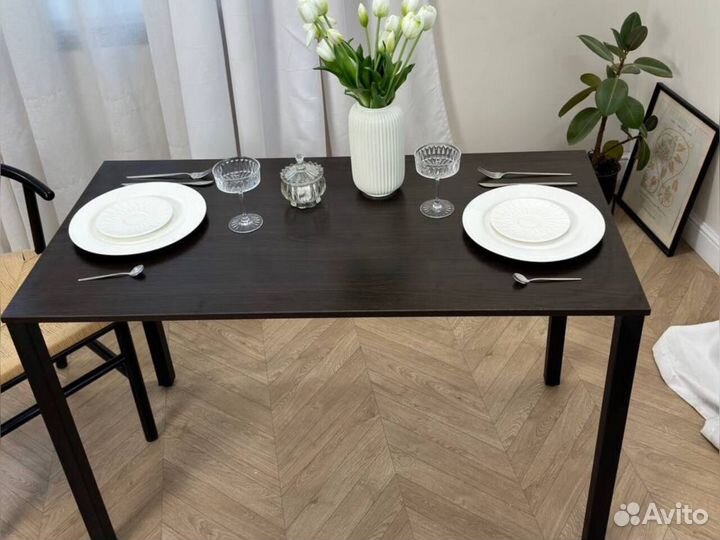 Стол кухонный