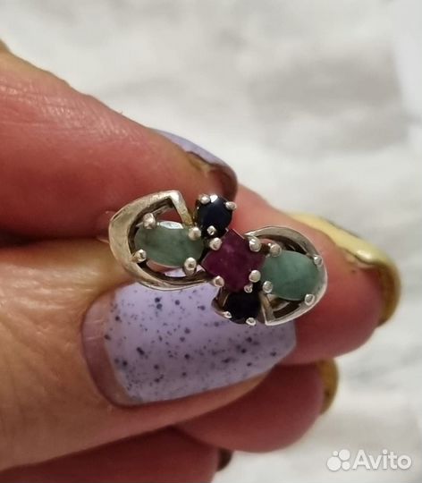 Кольцо и кулон с самоцветами из серебра