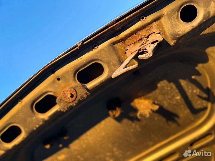 Капот Audi 100c3