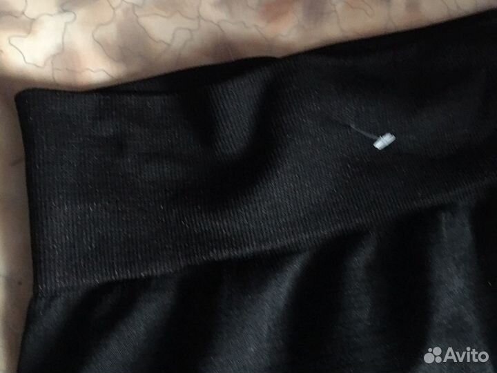 Черные лосины с розовым рисунком