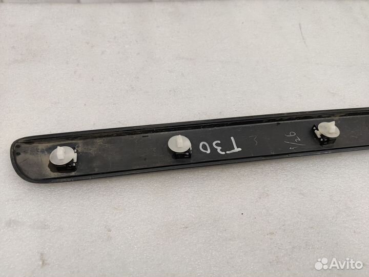 Задний левый молдинг двери Nissan X-Trail T30