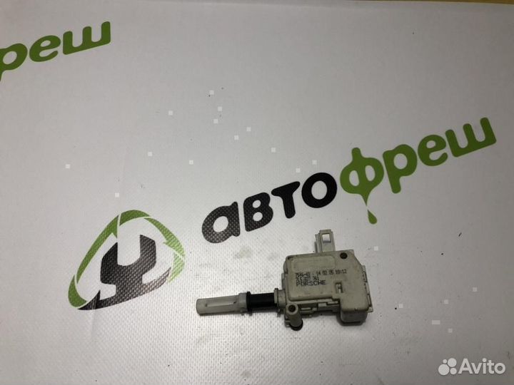 Замок лючка бензобака Porsche Cayenne