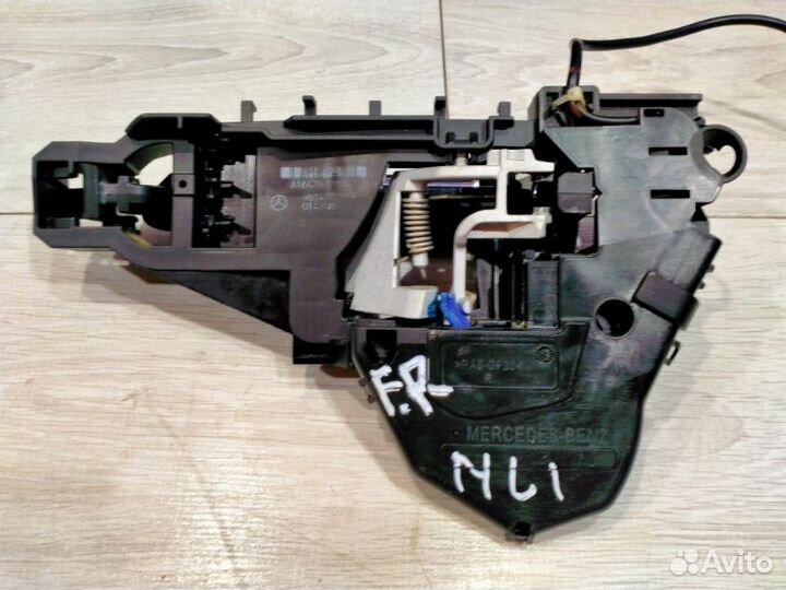 Ручка двери внешняя передняя правая Mercedes-Benz
