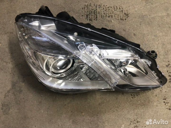 Фара передняя правая Mercedes-Benz E-Class W212