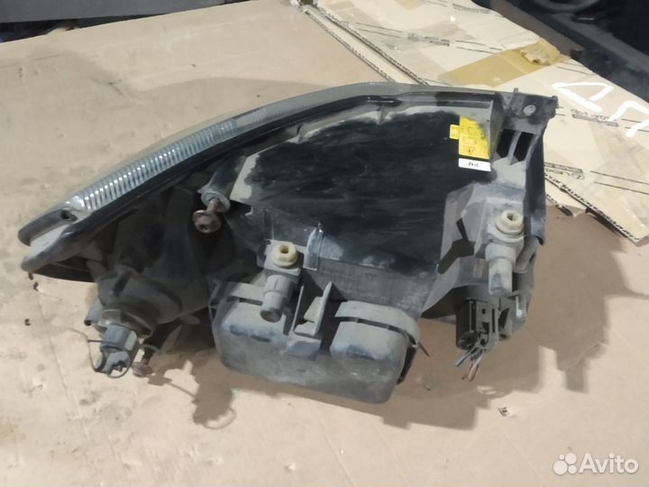 Фара левая Ford Tranzit