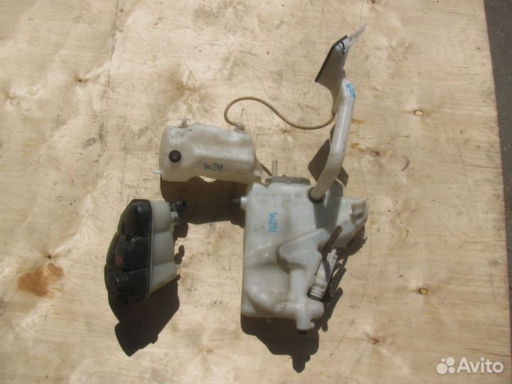 Бачок омывателя расширительный Mercedes E320 W211