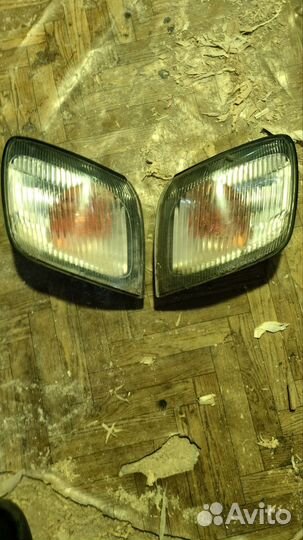 Toyota ipsum поворотники передние