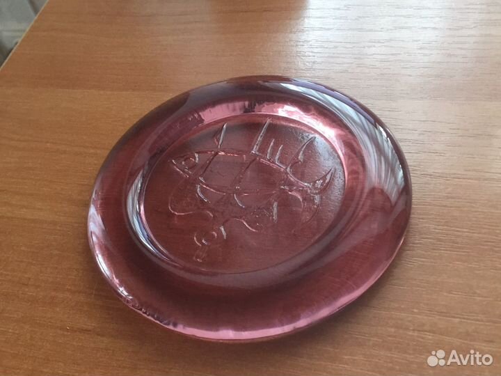 Отпечаток на стекле СССР Рыба на трезубе