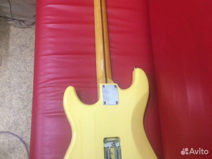 Электрогитара стратокастер