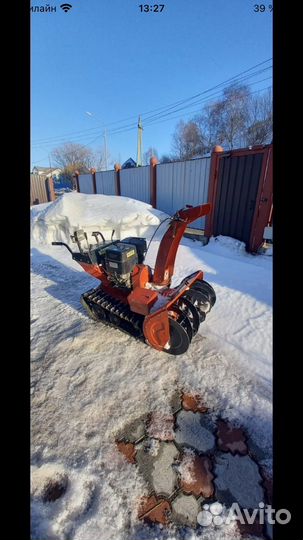 Снегоуборщик бензиновый гусеничный