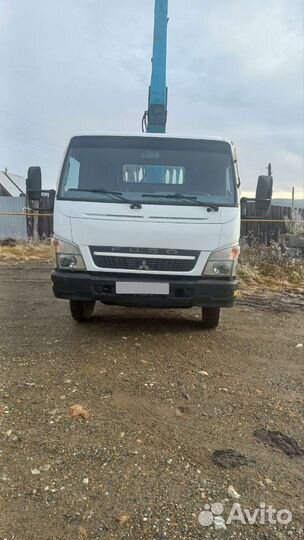 Mitsubishi Fuso Canter с КМУ, 2010