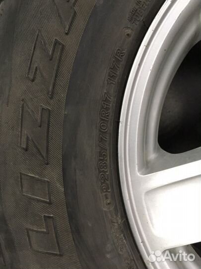 Bridgestone Blizzak Ice 285/70 R17
