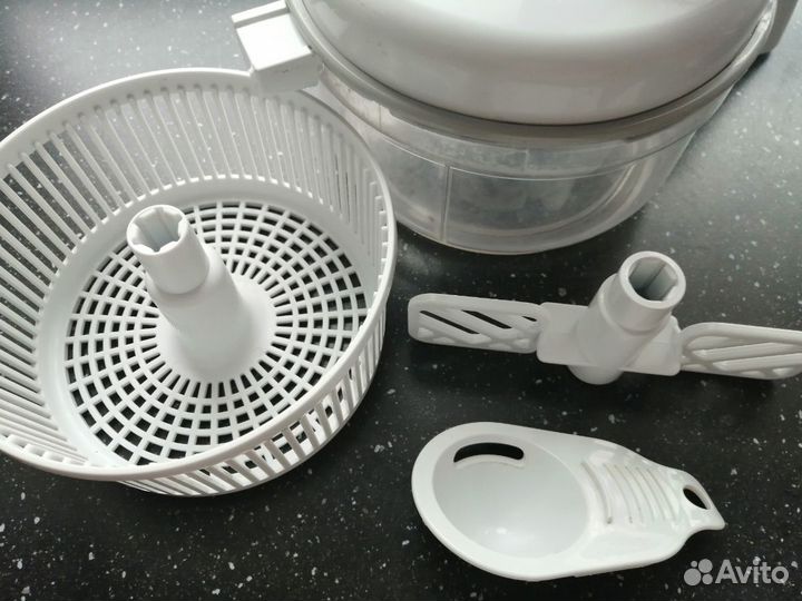 Ручной кухонный комбайн