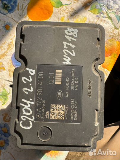 Блок abs mercedes w204