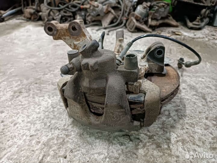 Кулак поворотный лада х рей правый