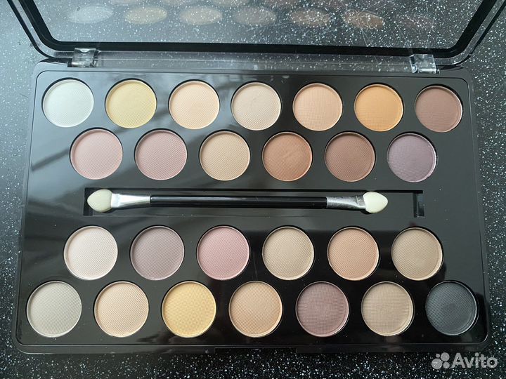 Палетка теней для век