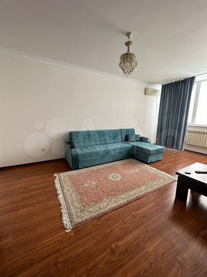 2-к. квартира, 60 м², 4/9 эт.