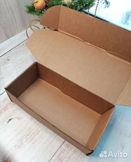 Коробка маленькая картонная 20*15*15