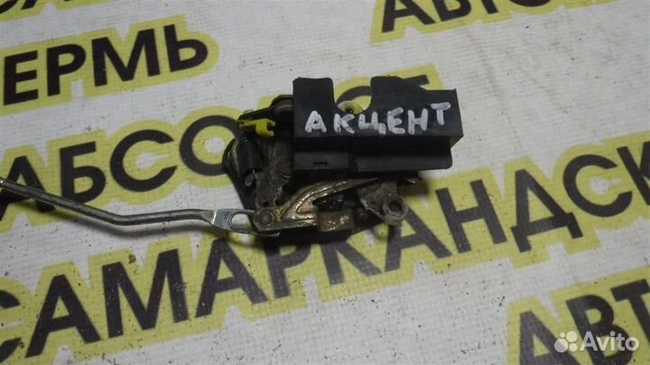 Замок двери передней правой Hyundai Accent II (LC