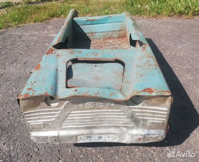 Педальный машина СССР. Нева