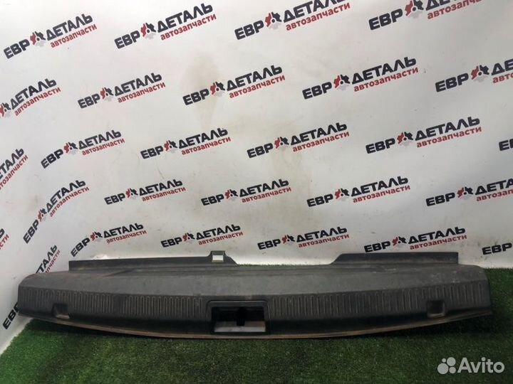 Накладка замка багажника Renault Fluence седан