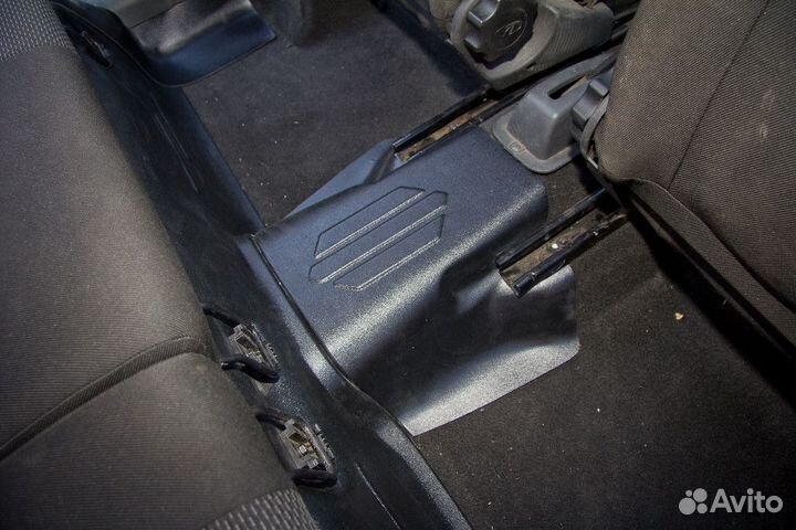 Накладки заднего ряда для Гранта комплект 4 штуки