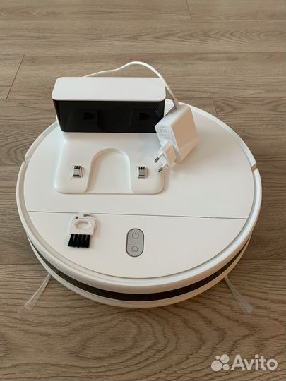 Робот пылесос Xiaomi Mi Robot Vacuum Mop Essential