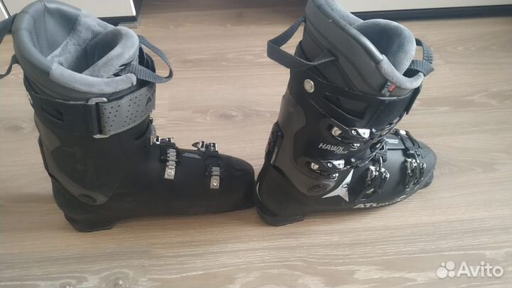 Лыжные ботинки atomic
