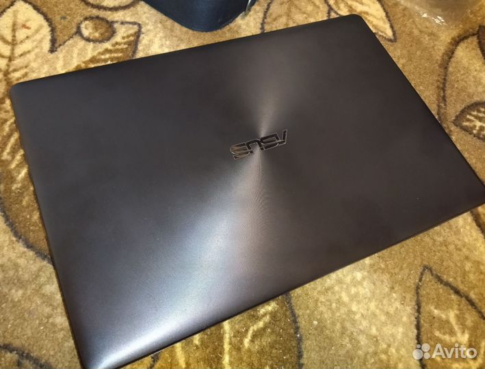 Ноутбук asus x550d