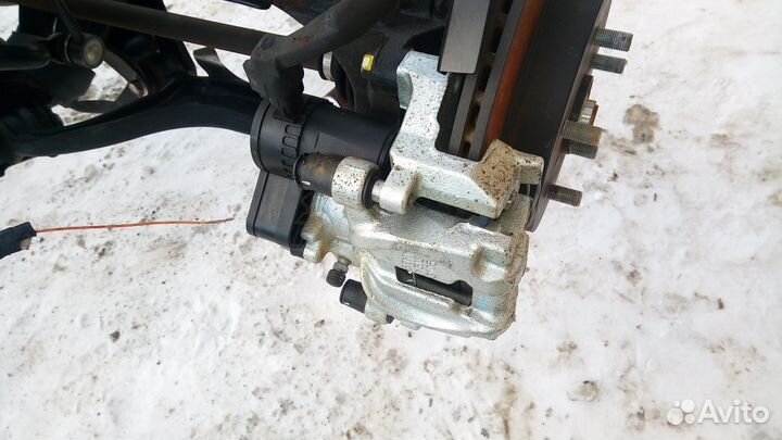 Задний тормозной суппорт субару аутбэк 2017г