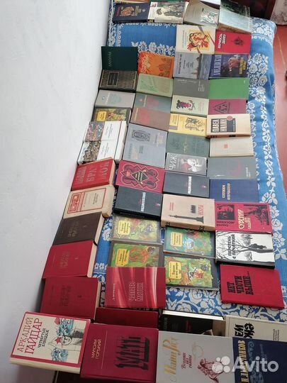 Продаю старые книги
