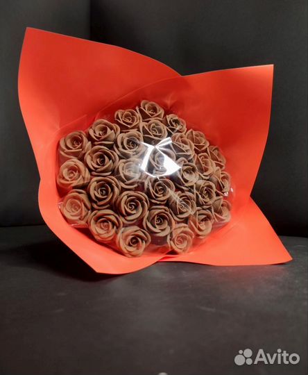 Розы из Молочного Шоколада - 29 шт в Букете