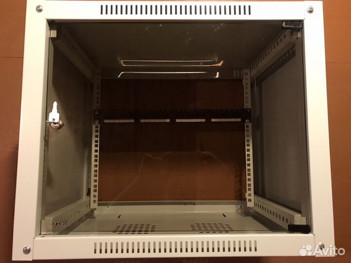 Шкаф телекоммуникационный