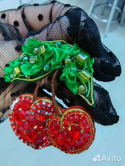 Брошь из бисера