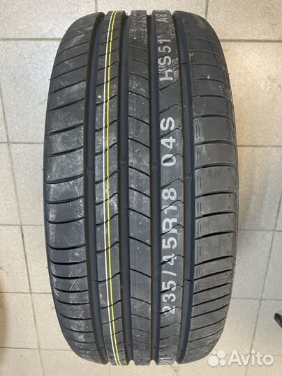 Kumho Ecsta HS51 235/45 R18 94V
