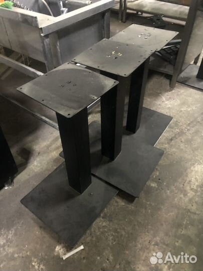 Барный стол и стулья
