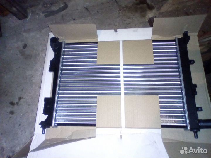 Радиатор Хендай Солярис ат,мт