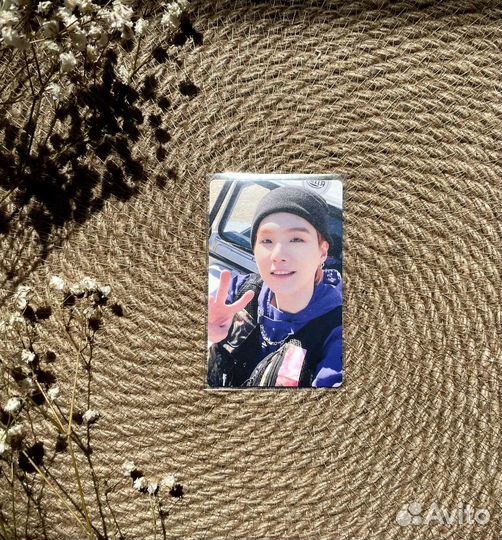 Карта Юнги из фотофолио BTS