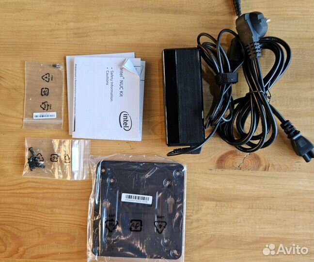 Неттоп Intel NUC intel core i5-10210U/ 16Gb RAM/ S