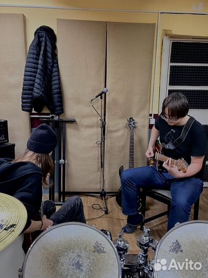 Преподаватель по гитаре/Барабанам/бас гитаре/вокал