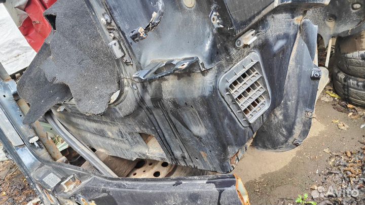 Задняя правая четверть Hyndai Tucson 1 Туксон