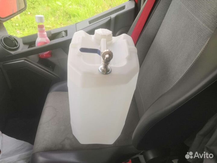 Канистра пластиковая, с краном. Новая, 20 л